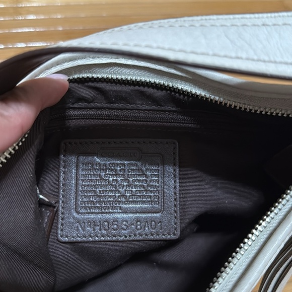 Vintage Coach Cream Leather Soho Hobo Shoulder Bag - Picture 9 of 10